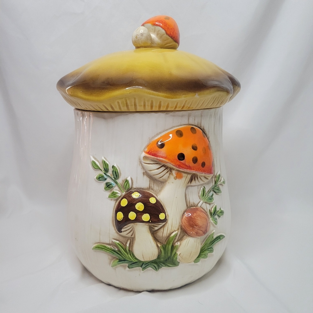 Vtg 70s 80s Merry Mushroom Large Ceramic Canister